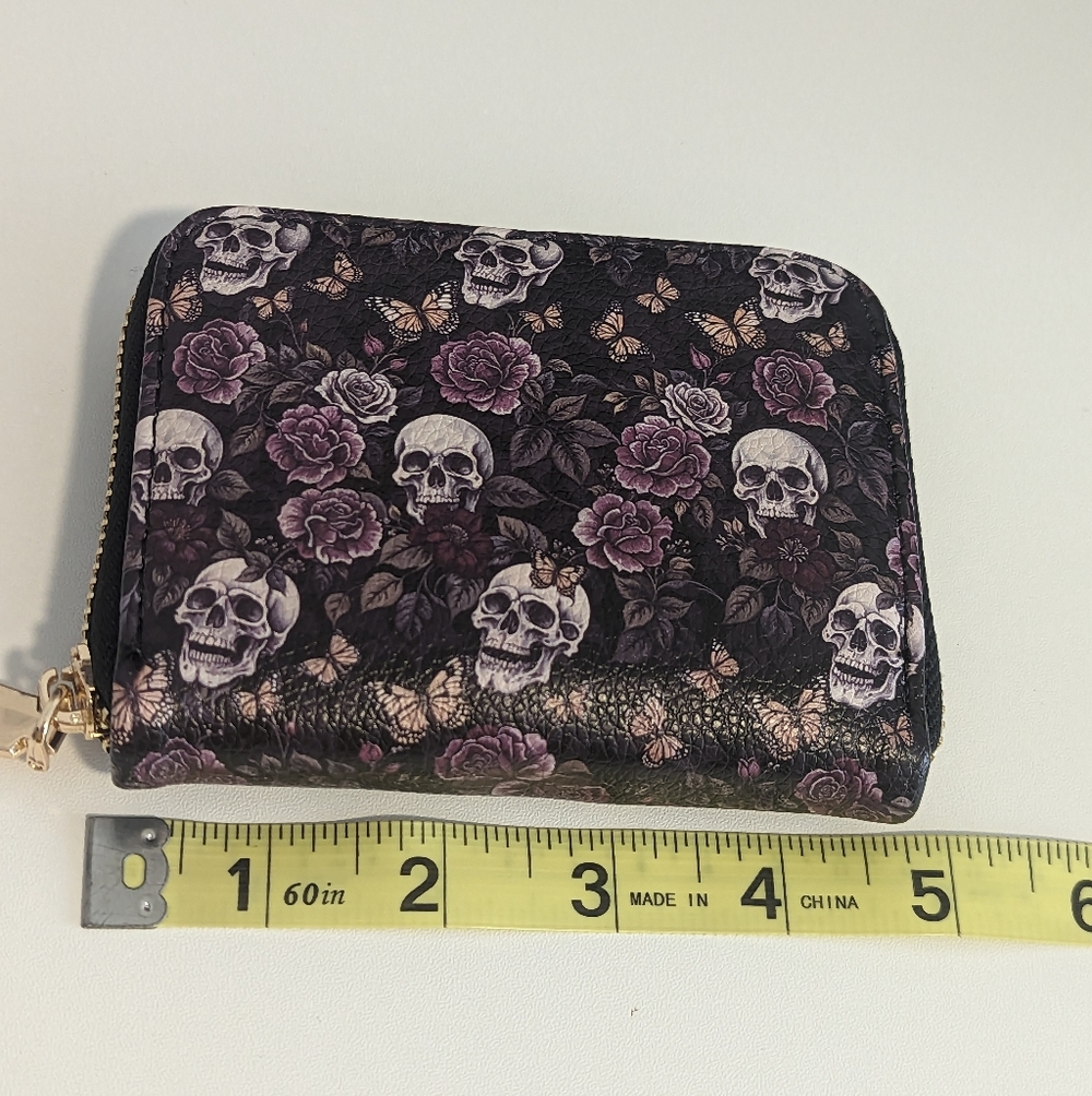 Skullette Brand Purple Roses & Skulls Vegan Leather Wallet New! - Picture 8 of 11